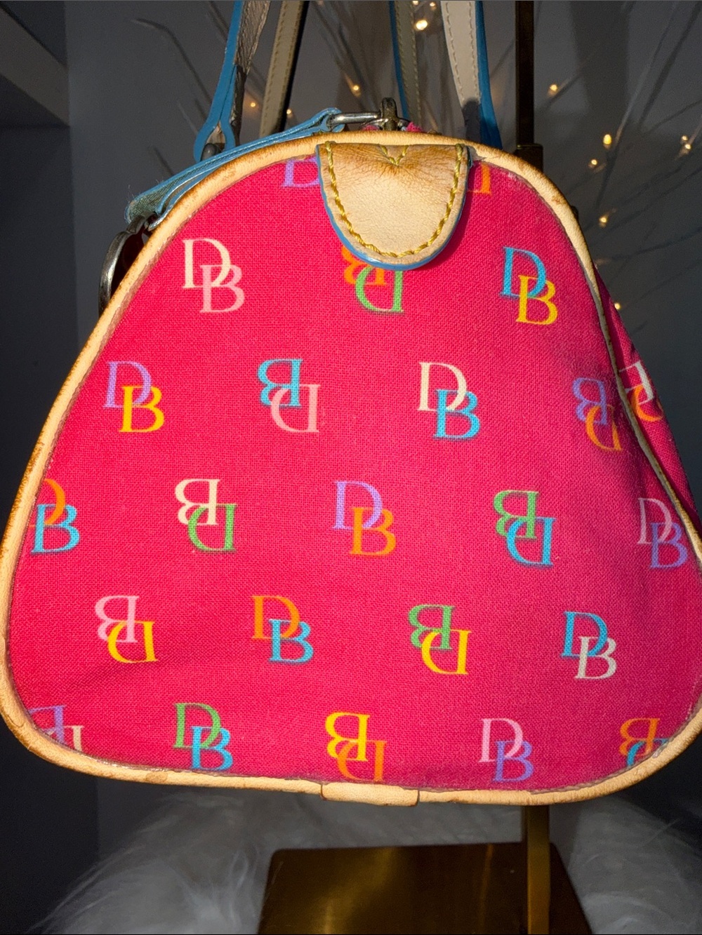 Dooney &Bourke monogrammed canvas w/leather trim and  handle barrel bag - Picture 4 of 11